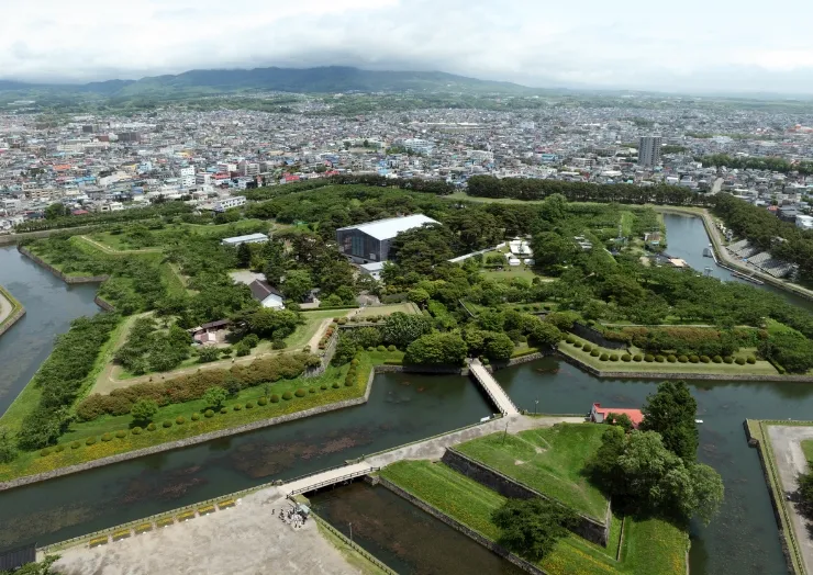 五稜郭公園前すぐの好アクセス Hakodate store easy access right in front of Goryokaku Park