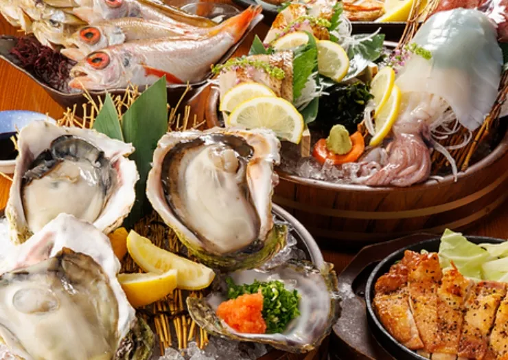 はなの舞　シャミネ松江店 Hana no Mai Shamine Matsue is a restaurant that specializes in exceptionally fresh rock oysters and white squid.