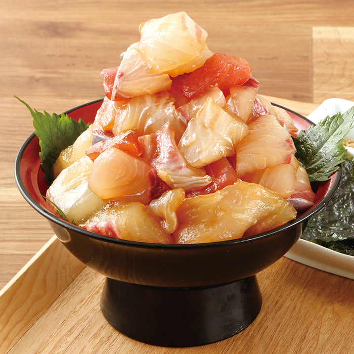 山盛り!!市場鮮魚丼