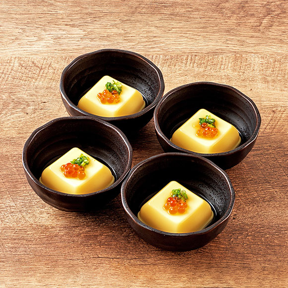 【5500円コース】<br>先付：玉子豆冨　いくらのせ